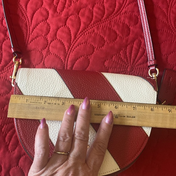 Coach - Picture 8 of 8